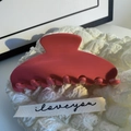 Große Haarklammer in glänzendem Korallenrosa aus Acryl für dickes Haar Styling - Fuchsia
