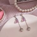 Boucles d'oreilles dauphin cœur rose en argent avec pendentifs cœur sur fond de soie - Dauphin Coeur