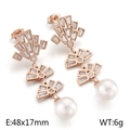 Pendientes de acero oro rosa con perla blanca y decoraciones de circonita incrustada - Oro rosa