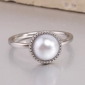 Fashion silver stainless steel ring with white pearl and milgrain pattern detail - US 6 / Steel