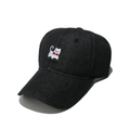 Primer plano detallado del bordado de gato blanco en una gorra de béisbol de denim negro - M (56-58cm) / Negro