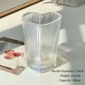 Bicchiere a forma di cuore iridescente con trama verticale, capacità 150ml e diametro 7,5cm - 150ML / Tazza a cuore a coste verticali