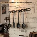 Decorazione da parete in ghisa nera vintage con utensili da cucina e barra sospesa - Nero Retrò Set di 4 Ganci