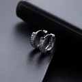 Funkelnde silberne Creolen mit Mikro-Pavé-Zirkonia für einen luxuriösen Look - Ein Paar / Schwarz