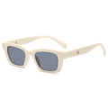 Lunettes de soleil rétro blanc crème avec verres foncés présentées sous un angle de 45 degrés - Lunettes de soleil / Monture Blanc Cassé Verres Gris