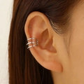 Ear cuff de tres capas de metal plateado en el cartílago, pendiente minimalista sin agujero - Aros Finos Triples - Plateado (9602)