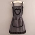 Delantal de lona gris con lunares retro con volantes negros y detalle de bolsillo - Estilo Princesa de Lona - Lunares Negros Pequeños