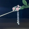 Haarnadel im antiken Stil mit rosa Emaille-Blüten und langen weißen Perlenquasten - Rosa Blumenfächer Künstliche Perle Quaste Stil (0370) / Rosa