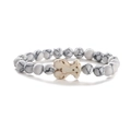 Bracciale elastico con perline in marmo bianco e un ciondolo centrale a forma di orso crema - Bracciale Howlite Bianca