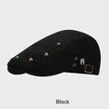 Casquette plate vintage en toile noire avec clous en bronze et sangle latérale réglable - M (54-58cm) / Noir