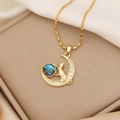 Nahaufnahme der goldenen Mond-Katzen-Halskette mit blauem Galaxie-Stein und Zirkonia - Katze Mond Stil (4#)