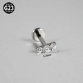 G23 titanium labret piercing met drie zirkoonstenen in een 5,5 mm gebogen vorm - Rij van drie stenen / Zilver