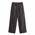 Detail der dunkelgrauen weiten Hose mit elastischem Hochbund und hinteren Pattentaschen - XS / Dunkelgraue Hose