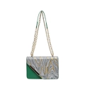 Bolso bandolera de mujer en verde y ondas doradas con elegante cadena de metal - Onda Verde Plata / Verde