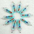 Zeshoekige turquoise hanger met zilveren sluiting en zeven chakra-strass-stenen - Turkoois
