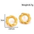 Goldene unregelmäßige Blütenblatt-Ohrringe mit Spiralstruktur und 3 cm Größe - Spirale Verdrehter Ring (YE-062) / Gold