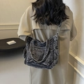 Sac cabas en denim noir délavé vintage avec coutures contrastées et poches multiples - Brun Foncé