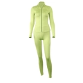 Dettaglio del set giacca sportiva con zip verde chiaro e pantaloni da yoga a vita alta - S / Verde
