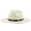 Détail du chapeau de paille crème avec bande en cuir noir et rivets métalliques argentés - Blanc Cassé