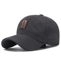 Gorra de béisbol de malla gris oscuro con parche de cuero marrón para protección solar - Ajustable / gris oscuro