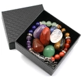Naturkristall-Chakra-Steine-Set mit buntem Edelsteinarmband für Yoga in einer schwarzen Box - Yoga Symbol Armband Box Set