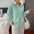 Chemise rayée vert menthe à manches longues pour femmes avec poche de poitrine et boutons - S / vert clair