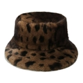 Dettaglio della trama leopardata in pelliccia sintetica su un cappello a secchiello - M (56-58cm) / Marrone