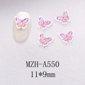 Vista macro de dijes de mariposa de cristal rosa para uñas con marco de metal plateado - Mariposa Fantasma Rosa (A550)