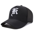 Casquette trucker noire avec lettre K brodée en blanc et maille arrière respirante - R Logo Noir Broderie Blanche