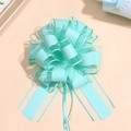 Detail einer großen mintgrünen Netz-Schleife für Hochzeitsautos und Geschenkboxen - 30# (Blütenbreite 10 cm, Höhe 15 cm) / Türkisblau