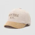 Detail of corduroy children's cap with NEW YORK embroidery and soft contrast brim - 50cm / NEWYORK-Beige