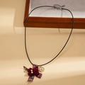Collana con orsetto floccato, fiocco scozzese e pendente a cuore dorato su cordino - Rosso
