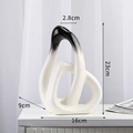 Vaso astratto in ceramica a forma di cuore con finitura lucida bicolore nero e bianco - Sfumato Nero Grande