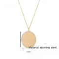 Collana geometrica in acciaio dorato con cuore in cristallo e misure dettagliate - Ovale / Oro