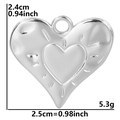 Dettaglio delle dimensioni del ciondolo a cuore con altezza 2,4cm e larghezza 2,5cm - Ciondolo Argento Solo (Senza Catena)
