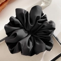 Coletero grande de tela seersucker negra con textura de volantes para coleta de mujer - Coletero Grande de Satén Negro