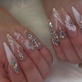 Unghie a stiletto nude con fiori 3D, cristalli lucenti e dettagli in pizzo artistico - Stile Strass Fiore 3D Rosa Nudo (CJCY-422) / Tipo di Colla