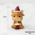 Mini kerstbeeldje kalf van hars met kerstmuts en kerstsok, 5cm feestelijke decoratie - Kalf (37g)