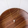 Collier à maillons trombone doré avec pendentif initiale Y en nacre blanche - Lettre Y