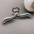 77# Pinza de pelo cruzada de corazón plateada / Grande