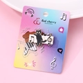 Broche de gato negro esmaltado sobre pentagrama musical en tarjeta decorativa - Gato Negro En Partitura