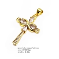 Détail du pendentif croix plaqué or 14K avec zircons, dimensions de 19x30x3mm - Style 6