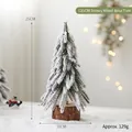 Mini-Zeder-Weihnachtsbaum mit Holzsockel und Kunstschnee, 25 cm festliche Tischdekoration - 25cm Schneebedeckter Baum mit Holzsockel