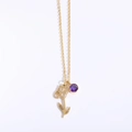 Bracelet doré avec pendentif fleur de lys 3D et une pierre en zircon violet brillant - Février/Améthyste
