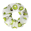 Détail macro du chouchou en tissu de qualité avec motifs imprimés de tranches de kiwi vert - Kiwi Blanc