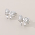 Pendientes de botón con lazo de plata minimalistas en acero inoxidable pulido - Estilo Lazo Color Acero (KE114644-KFC)