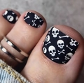 Matte black press-on toenails featuring white gothic skull designs for Halloween - Matte Black Skull Style(FW122) / Yellow Jelly Glue Set