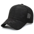 Schwarze Camouflage Trucker Cap mit Mesh-Gewebe und gebogenem Schirm seitlich - Verstellbar / Schwarz