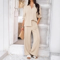 Completo beige due pezzi da donna con camicia ampia e pantaloni a gamba larga - S / Albicocca