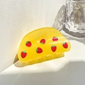 Pinza de pelo amarilla translúcida con estampado vintage de fresas rojas - Patrón de Fresa (Amarillo)